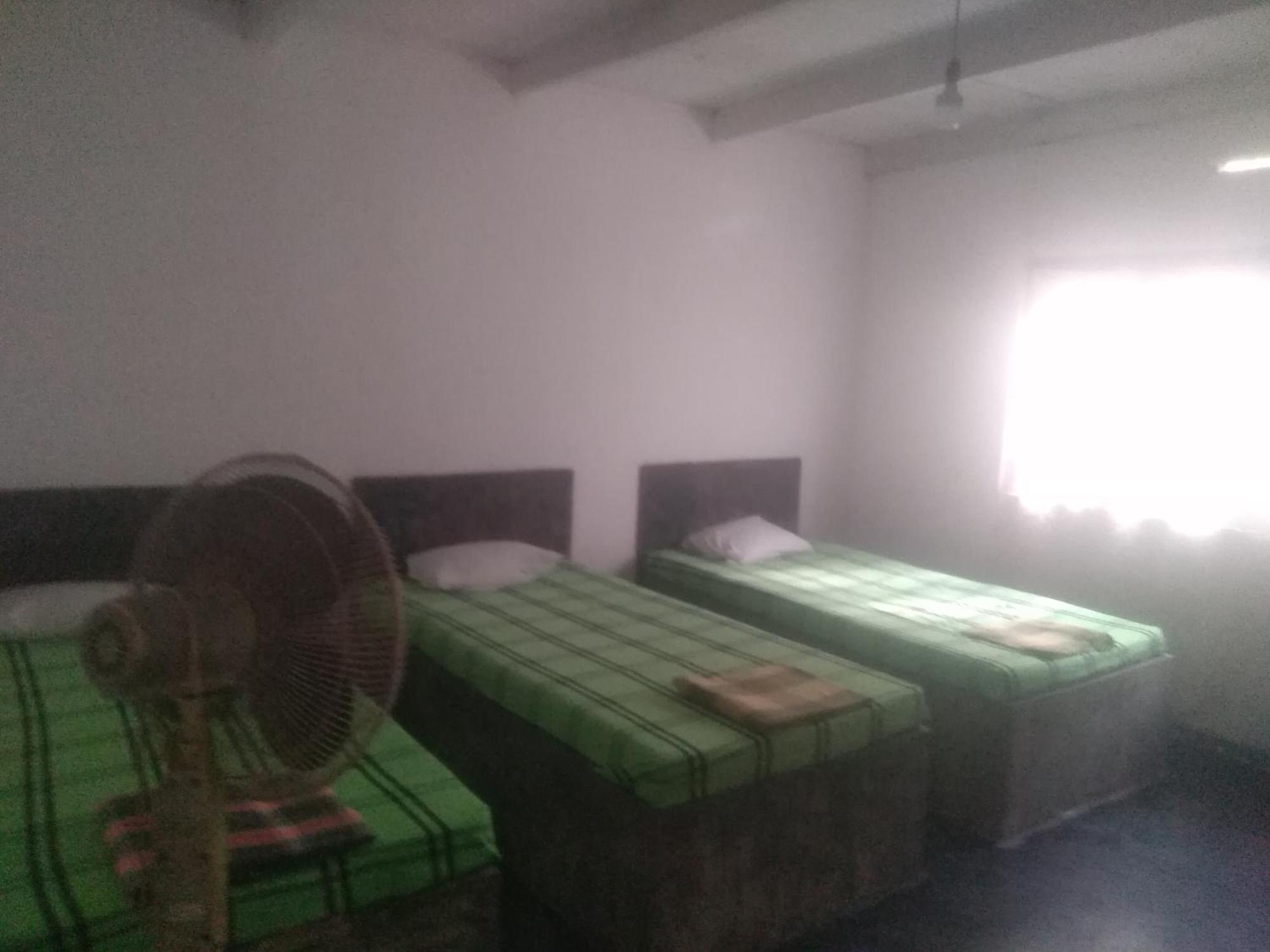 Sinharaja Hostel 114 Deniyaya Ruang foto